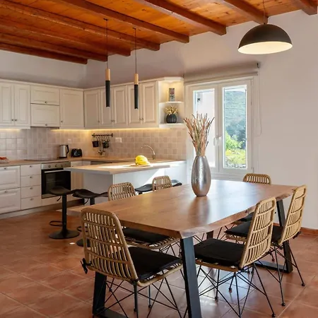 Ferienhaus Myrsini Traditional Hillside *